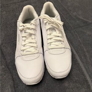 Brand new size 9 puma